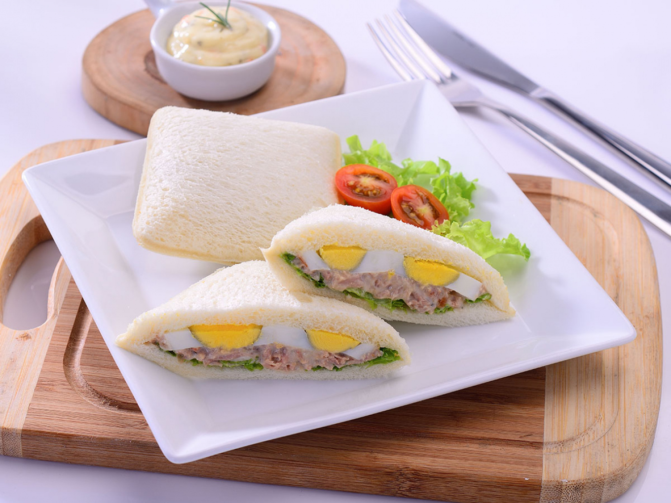 Sandwich Tuna dan Telur