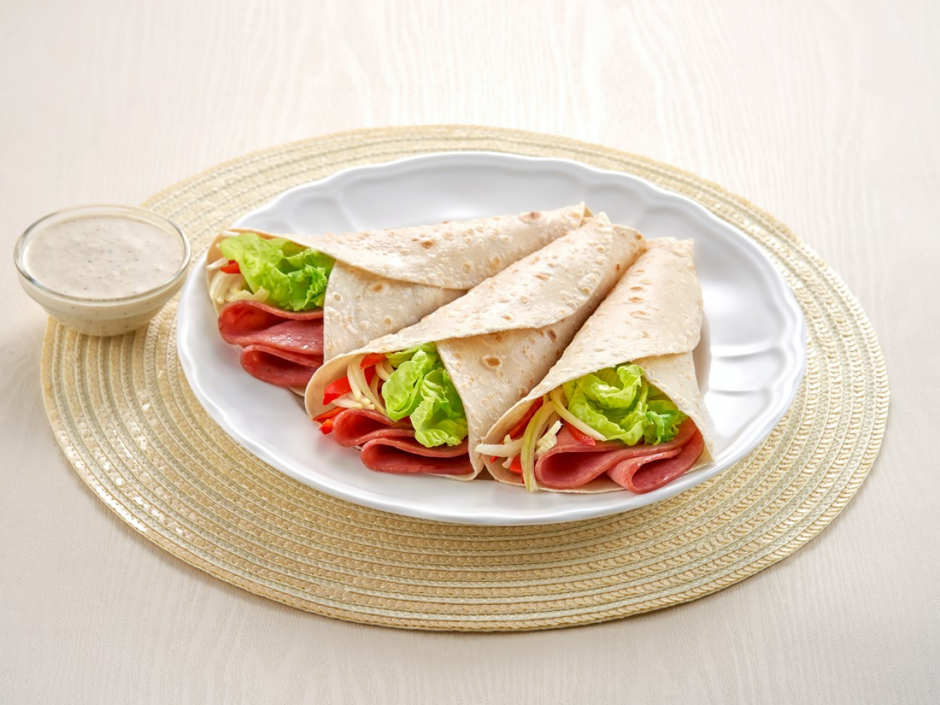 Lettuce and Smoked Beef Salad Wrap