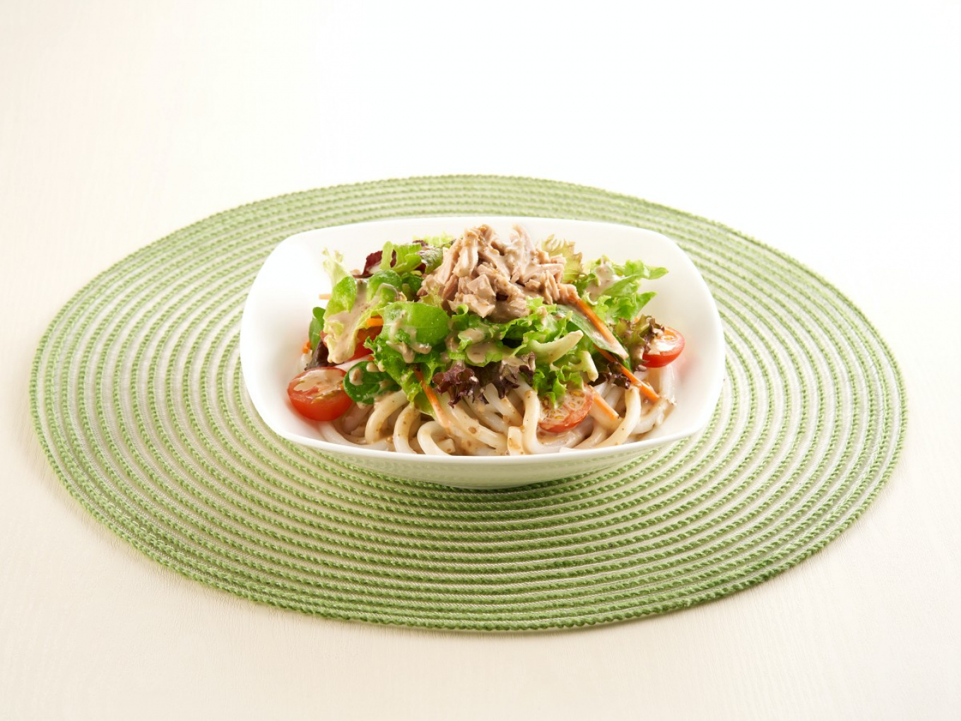 Udon Salad with Tuna 
