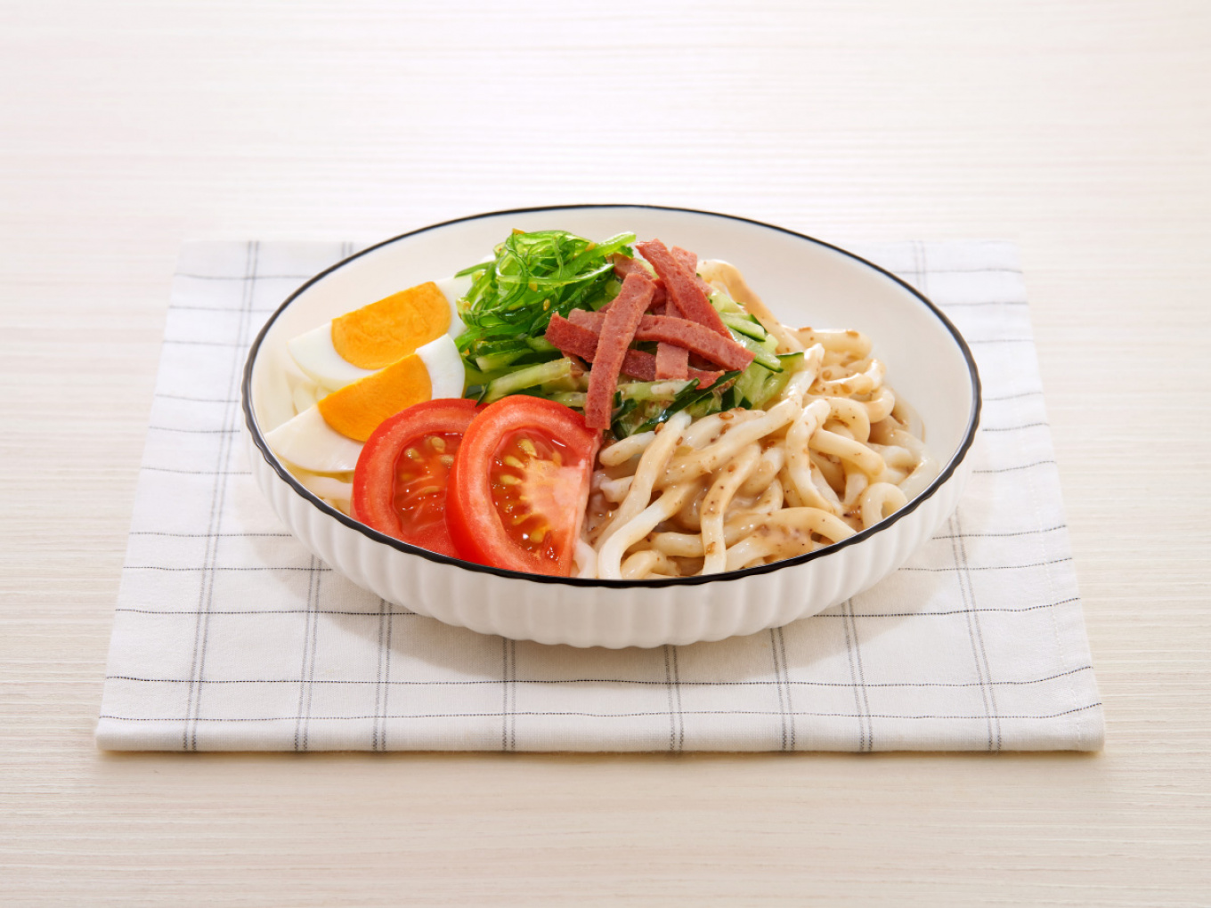 Vegetable and Egg Udon Salad