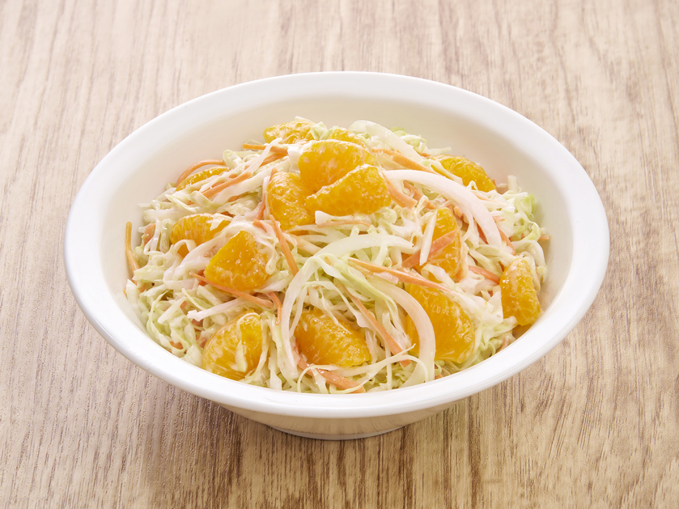 Salad Coleslaw dengan Bawang Bombay dan Jeruk