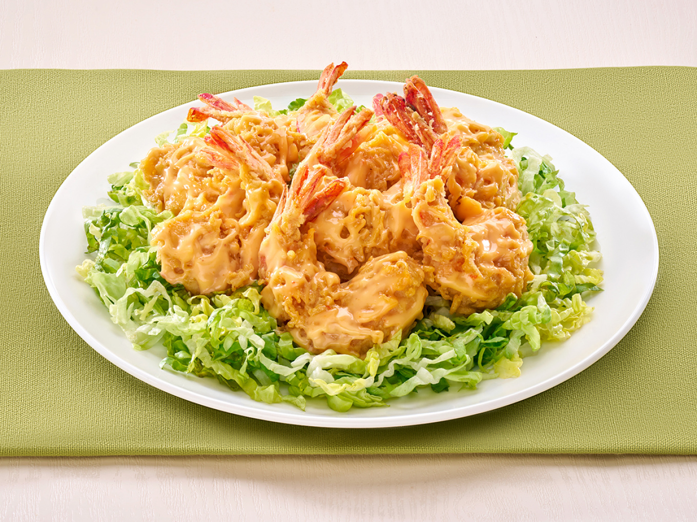 Salad dengan Udang Goreng Mayonais