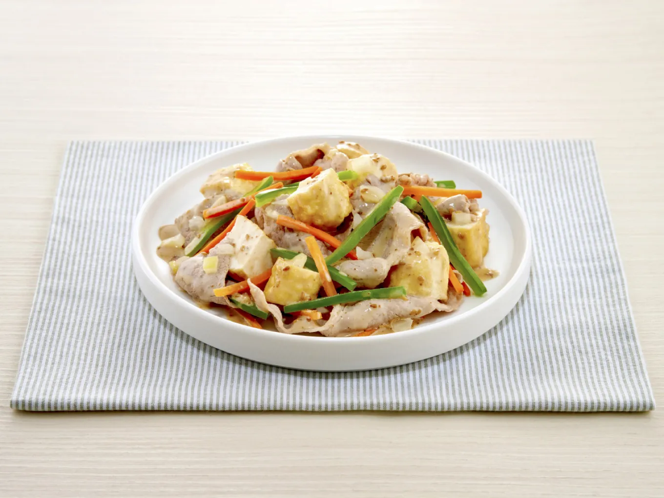 Salad Daging Sapi dan Wortel dengan Tahu