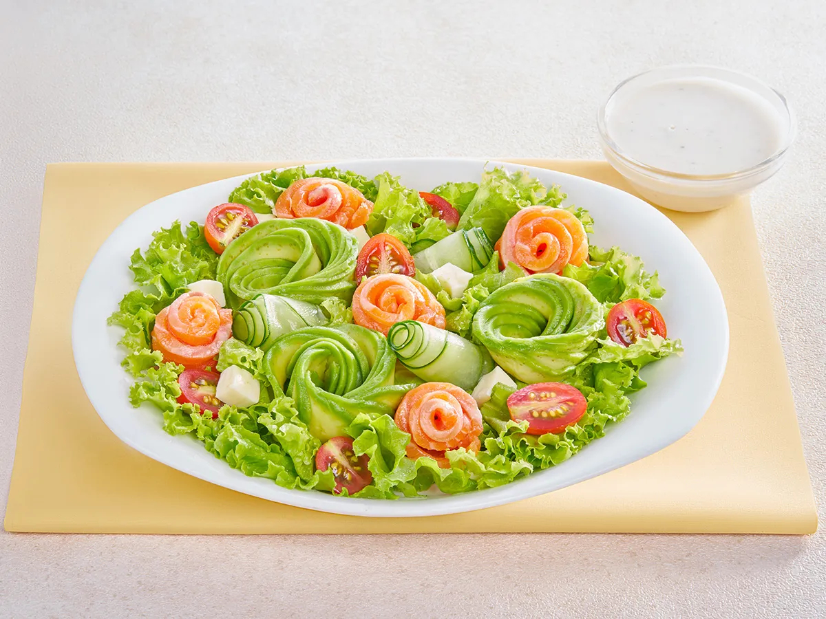 Flower-shapped Salmon and Avocado Salad